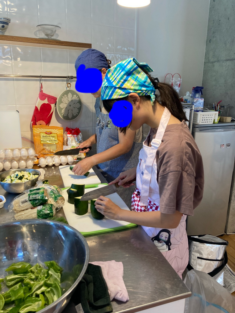 ①子ども食堂の調理配膳お手伝いボランティア ②フードパントリーの「やさしい日本語教室」お手伝いボランティア募集
